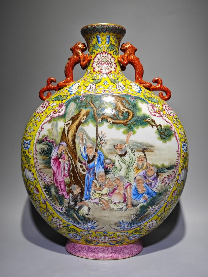 A Qianlong year enamel floral pattern consecrated eighteen arhat moon vase: Qianlong year enamel floral pattern consecrated eighteen arhats holding the moon SIZE: H:36cm W:28cm (The Dimensions Of All Batches Are Manually Measured.If You Need More Detailed Information, Please