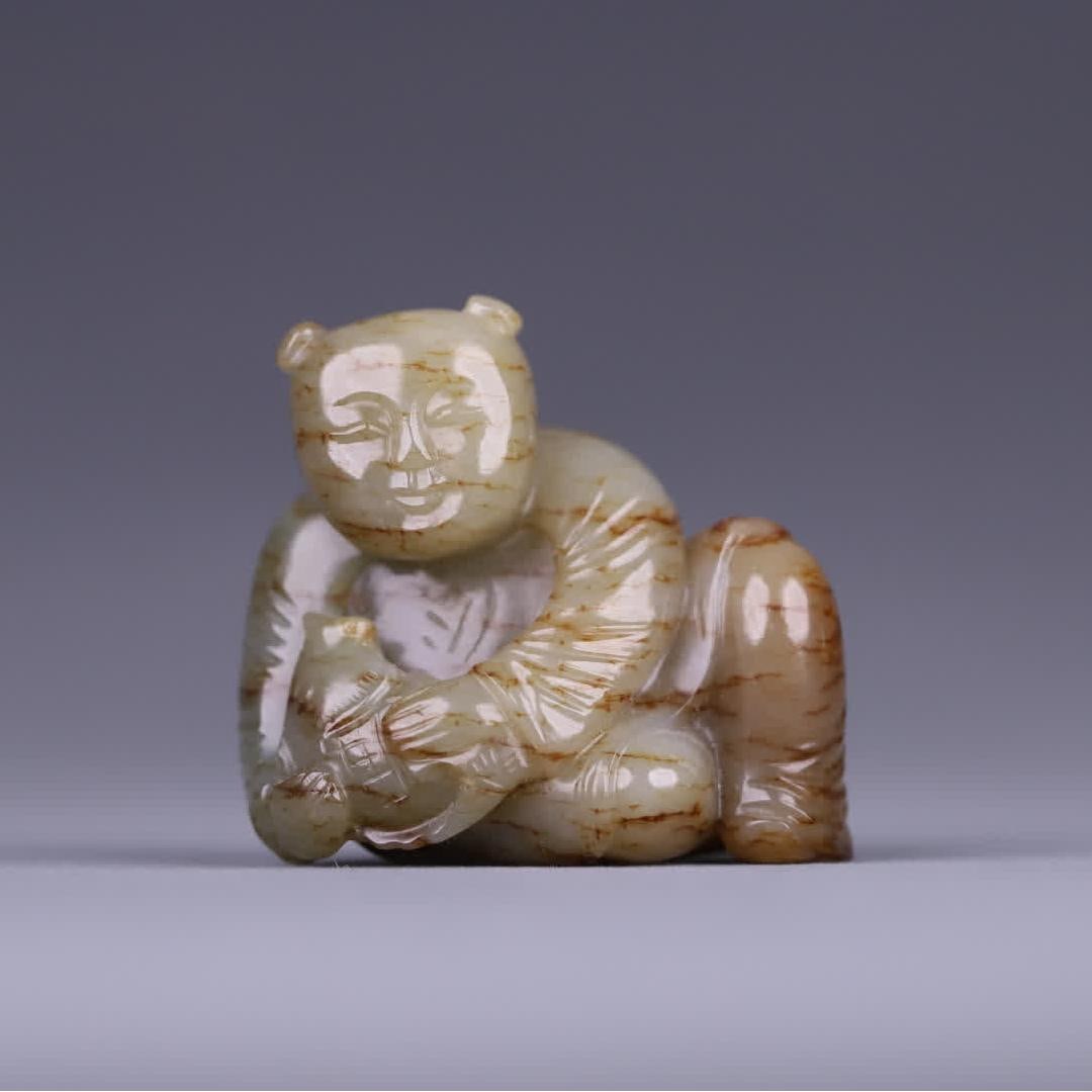 A Qing Dynasty old Hetian jade boy carving: Qing Dynasty old Hetian jade boy carving SIZE: H:5.5x5.9x3.7cm W:151.8g (The Dimensions Of All Batches Are Manually Measured.If You Need More Detailed Information, Please Contact Our Customer Service