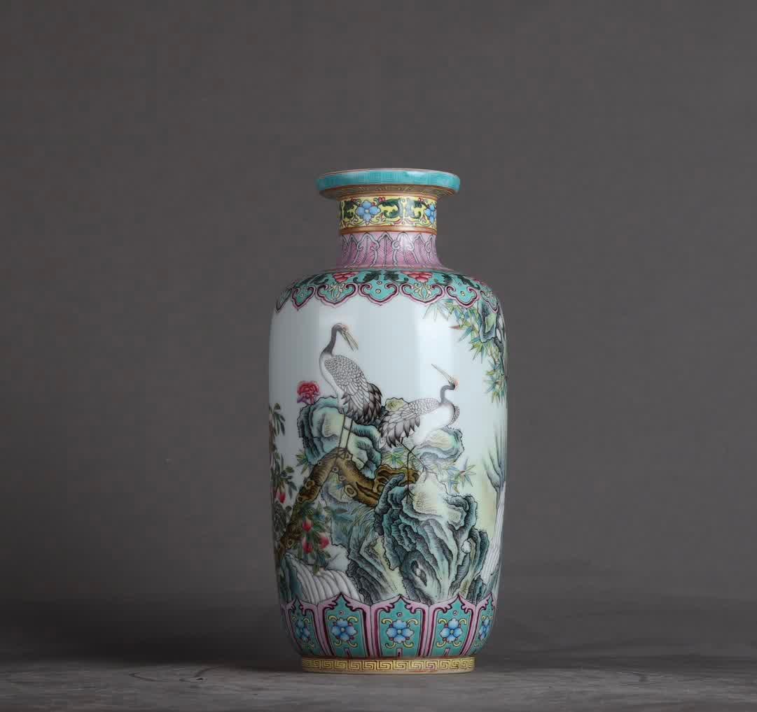 A thousand-year-old bottle of Qing Yongzheng enamel color longevity crane: Qing Yongzheng enamel color longevity crane millennium bottle SIZE: H: 21.5cm Belly diameter 10.5cm (The Dimensions Of All Batches Are Manually Measured.If You Need More Detailed Information, Please C