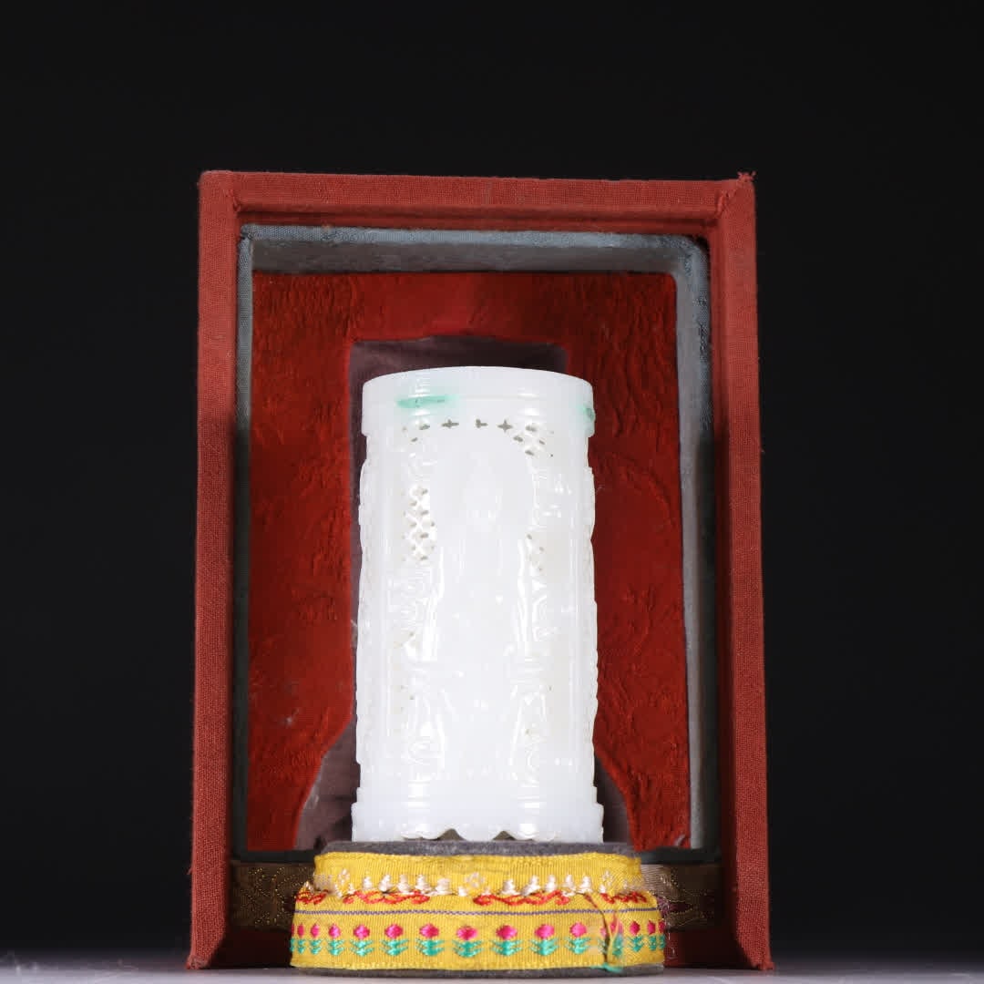 A Qing Dynasty Hetian jade Arhat Dynasty incense tube: Qing Dynasty Hetian jade Luohan Dynasty pattern incense tube SIZE: H:9.2cm W:4.4cm W:125.8g (The Dimensions Of All Batches Are Manually Measured.If You Need More Detailed Information, Please Contact O