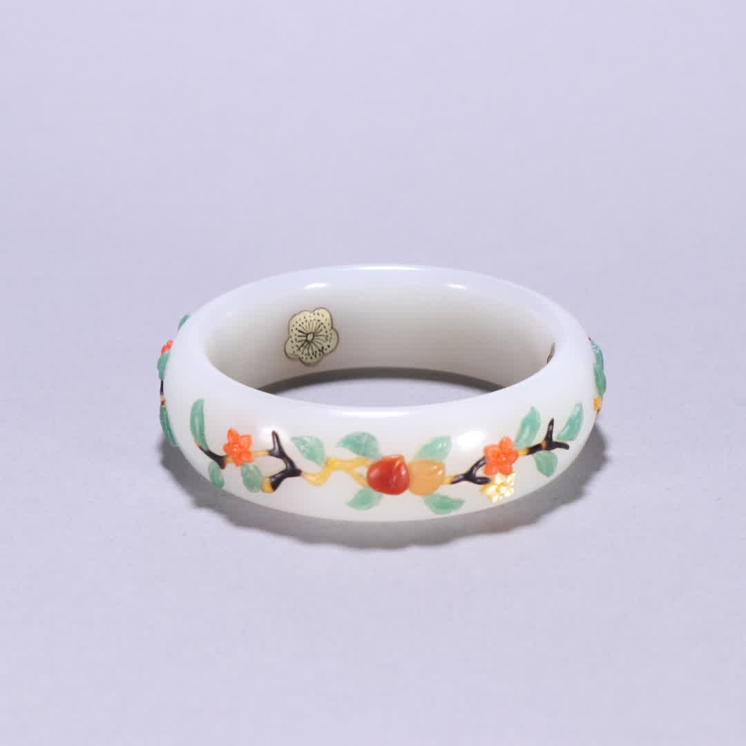 A Qing Dynasty Hetian jade inlaid treasure pattern bracelet: Qing Dynasty Hetian jade inlaid treasure pattern bracelet SIZE: Inner diameter 5.5cm W:1.8cm W:72.1g (The Dimensions Of All Batches Are Manually Measured.If You Need More Detailed Information, Please