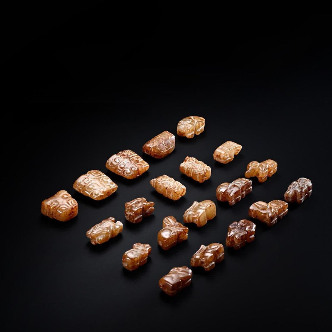 A set of ancient jade accessories: A set of ancient jade accessories SIZE: L: Approx. 2cm H: Approx. 1.9cm Total W: 88g (The Dimensions Of All Batches Are Manually Measured.If You Need More Detailed Information, Please Contact Our