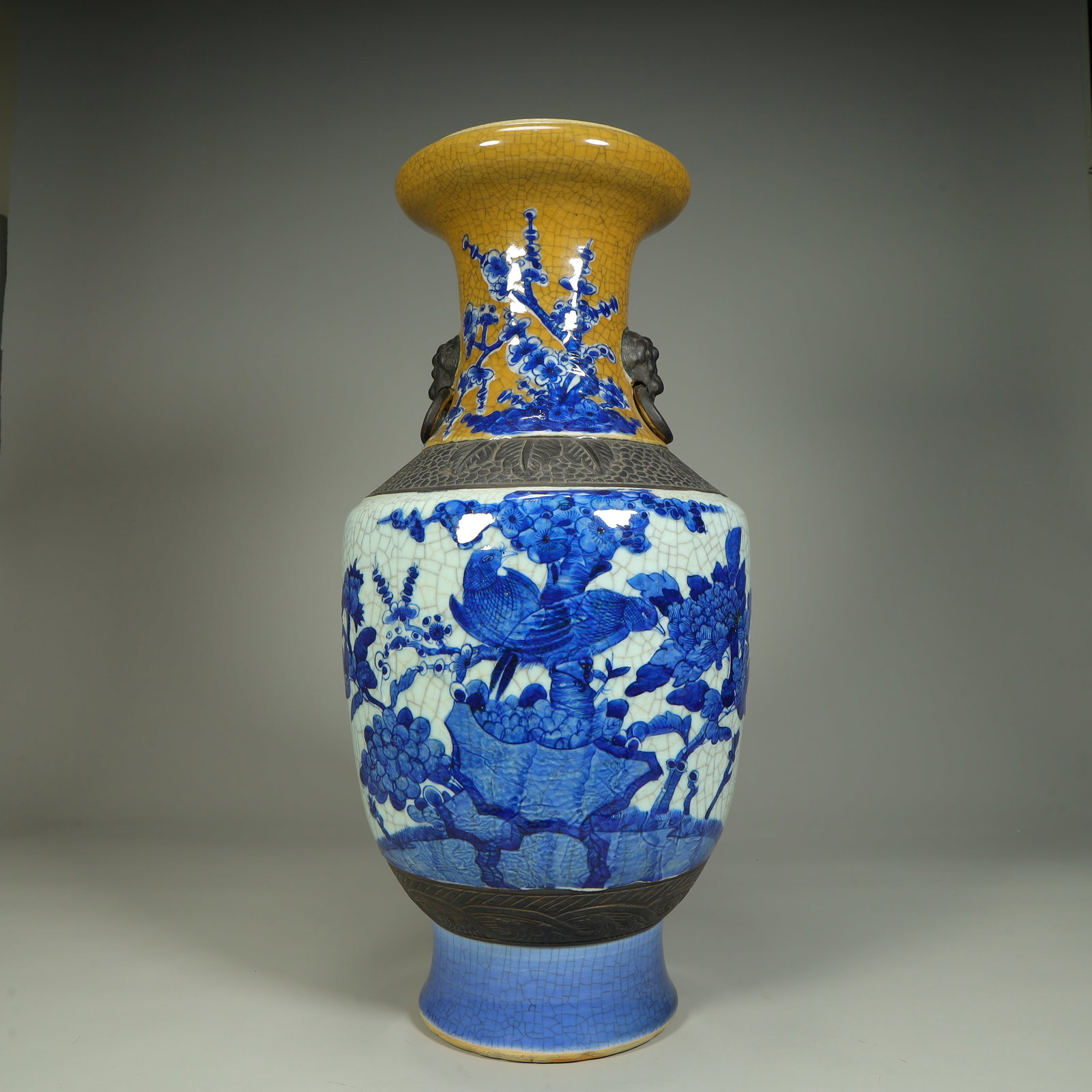A Qing Dynasty brother glaze blue and white happy to be on the eyebrows amphora: Qing Dynasty brother glaze blue and white happy on the tip of the eyebrow amphora SIZE: H:52cm??L:24cm??W:24cm W:6.3kg (The Dimensions Of All Batches Are Manually Measured.If You Need More Detailed In