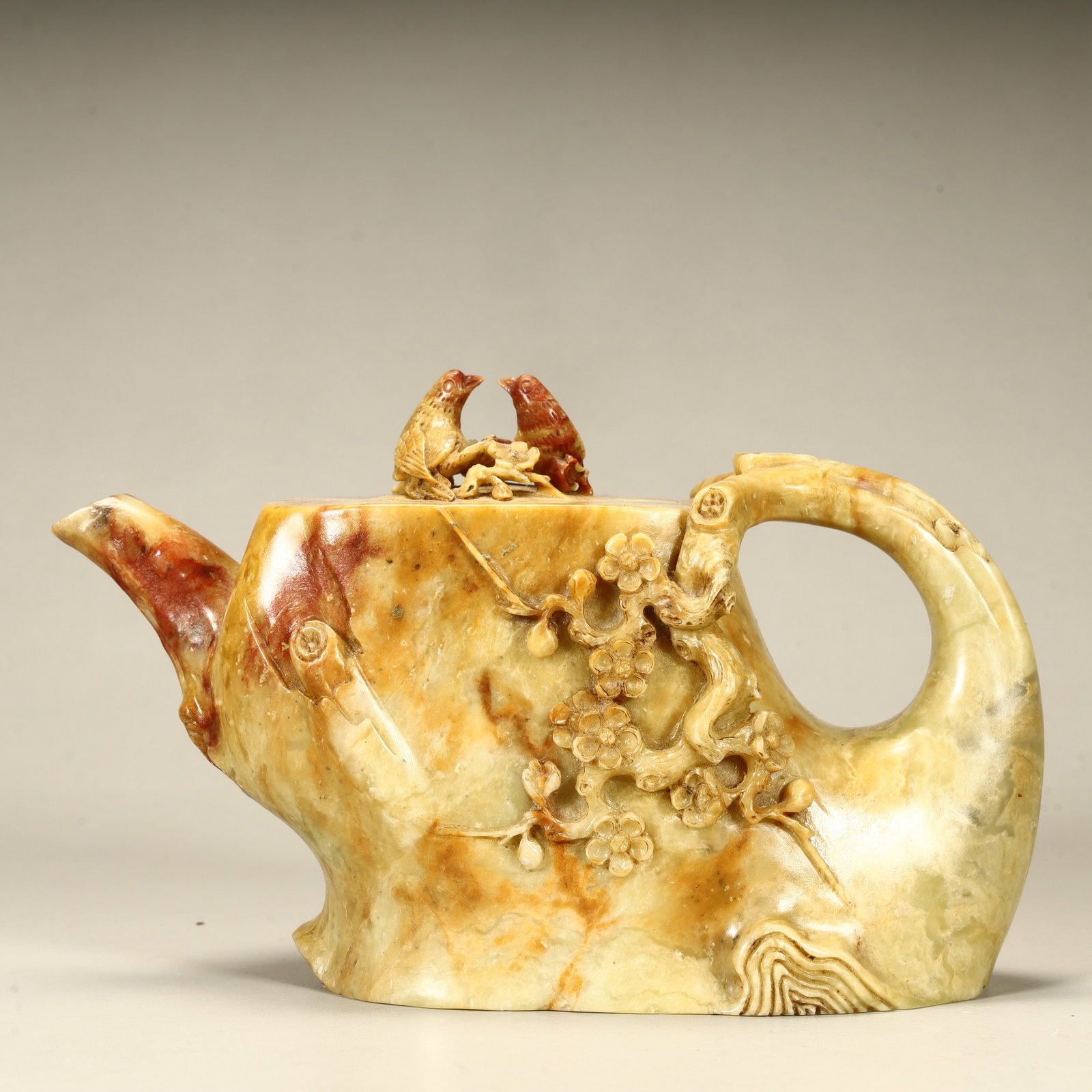 A Qing Dynasty boutique Shoushan stone plum pile pot: Qing Dynasty boutique Shoushan stone plum pile pot SIZE: H:10cm L:16.5cm W:6cm W:610g (The Dimensions Of All Batches Are Manually Measured.If You Need More Detailed Information, Please Contact Our Cus