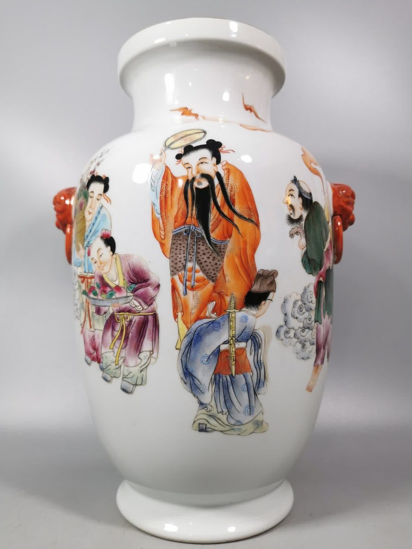 A Qing Dynasty pastel gold-painted Eight Immortals amphora: Qing Dynasty pastel gold-painted Eight Immortals amphora SIZE: H:34cm W:23.5cm (The Dimensions Of All Batches Are Manually Measured.If You Need More Detailed Information, Please Contact Our Customer S