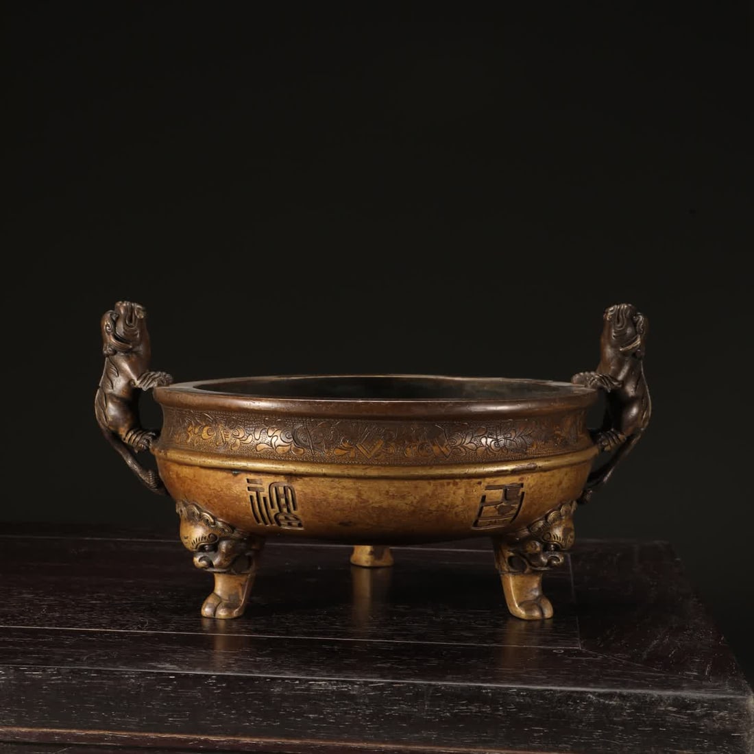 A piece of Ming Dynasty copper-tired lion-eared beast foot furnace - 3