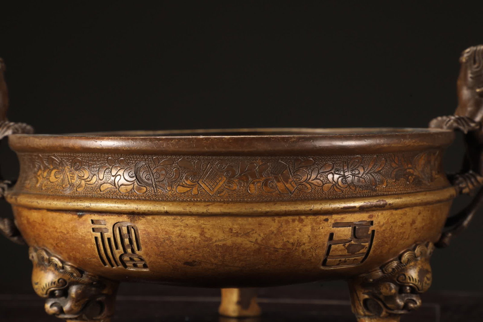 A piece of Ming Dynasty copper-tired lion-eared beast foot furnace - 9