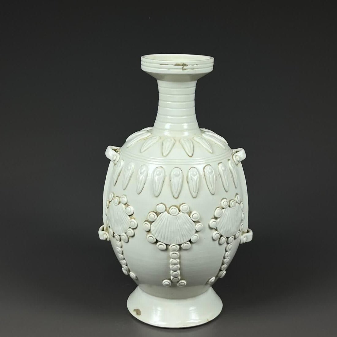 A Tang Xing kiln plastic pattern wearable bottle (1 of 9)