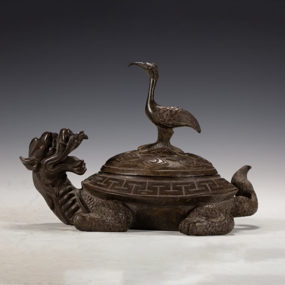 A bronze black turtle pen lick in the Qing Dynasty: The copper black turtle pen lick of the Qing Dynasty SIZE: L:17cm W:13cm H:13cm (The Dimensions Of All Batches Are Manually Measured.If You Need More Detailed Information, Please Contact Our Customer