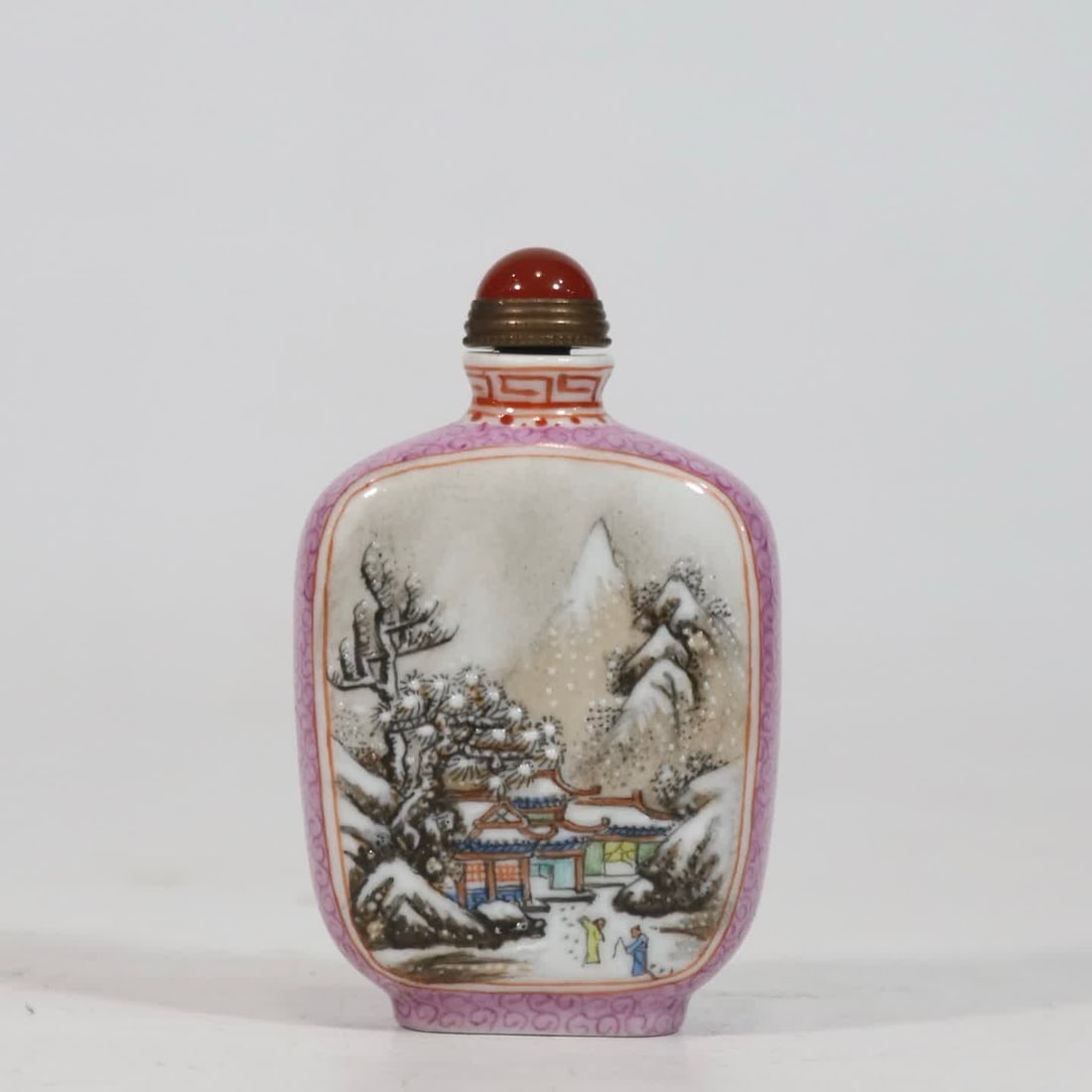 A snow scene picture made in the Qianlong period of the Qing Dynasty is a poetic snuff bottle: Qing Qianlong year snow scene picture poetry snuff bottle SIZE: H: 7.5cm Belly W: 4.5cm (The Dimensions Of All Batches Are Manually Measured.If You Need More Detailed Information, Please Contact Our C