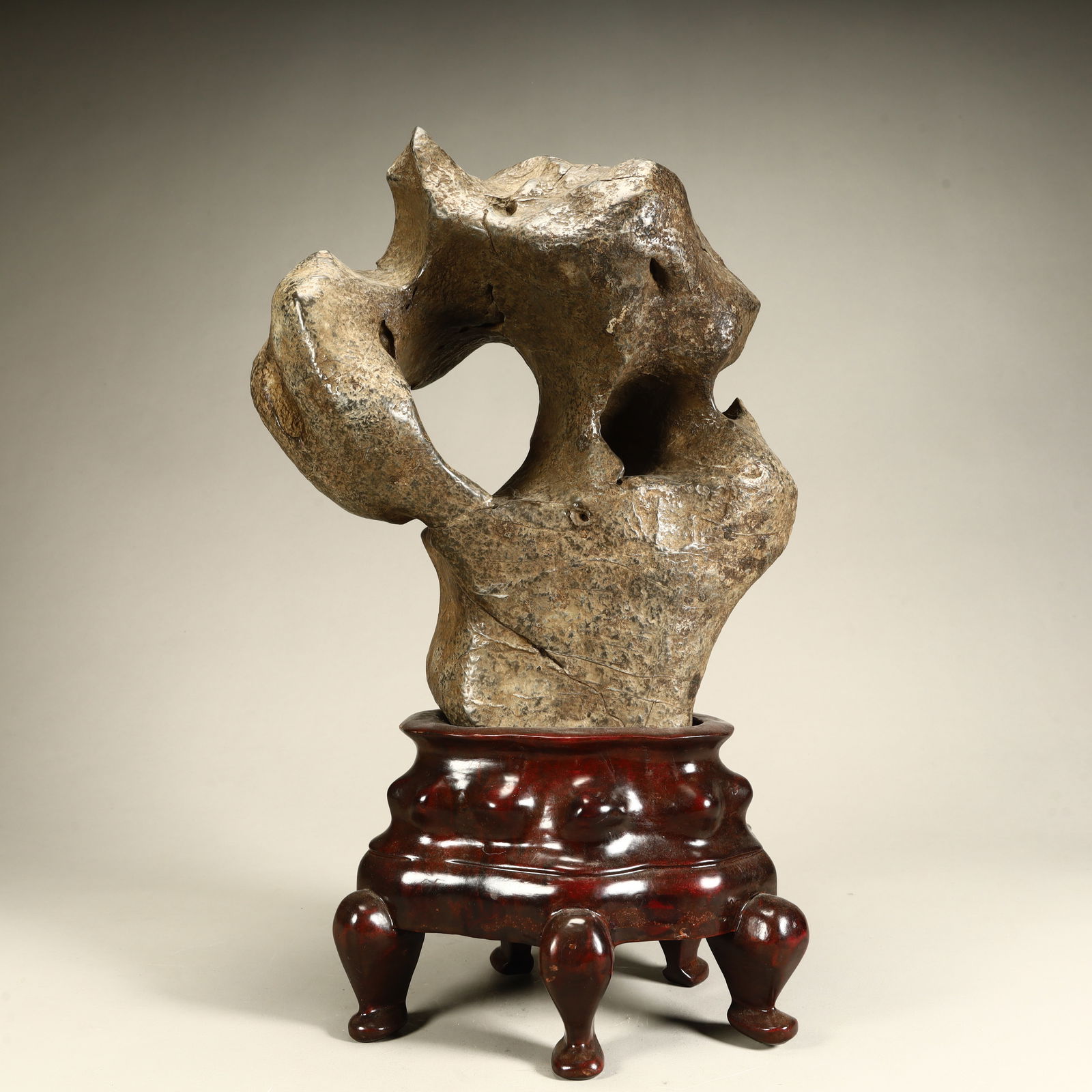 A Qing Dynasty Taihu Lake stone five offering stone ornaments: Qing Dynasty Taihu Lake Stone Five Offering Stone Ornaments SIZE: H: 35cm L: 21cm W: 12cm Total W: 4.9kg (The Dimensions Of All Batches Are Manually Measured.If You Need More Detailed Information, Ple