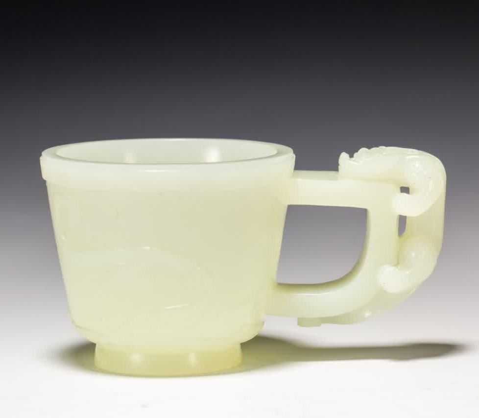 A Hetian jade dragon pattern cup from the Qing Dynasty: Hetian jade dragon pattern cup in the Qing Dynasty SIZE: L:9cm W:6cm H:5cm (The Dimensions Of All Batches Are Manually Measured.If You Need More Detailed Information, Please Contact Our Customer