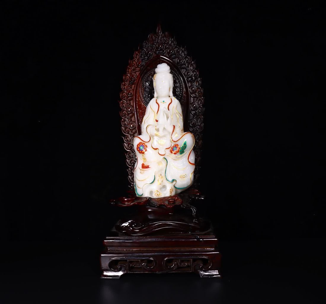 A piece of Han Dynasty jade Guanyin: Han Dynasty jade Guanyin SIZE: L:9.5cm W:8cm H:21cm W:1833g (The Dimensions Of All Batches Are Manually Measured.If You Need More Detailed Information, Please Contact Our Customer Service Before Biddi
