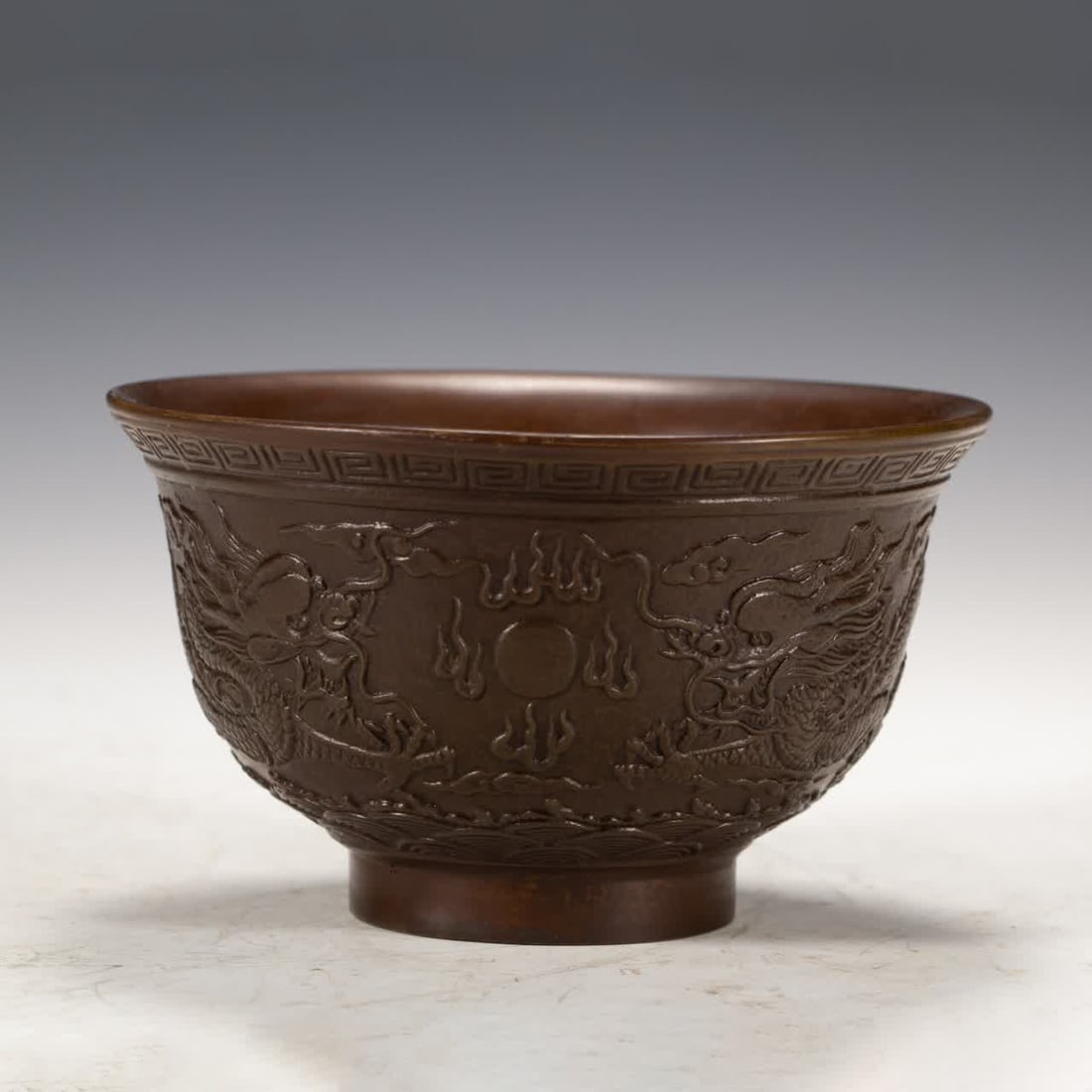 A copper double dragon bowl of the Qing Dynasty: The copper double dragon bowl of the Qing Dynasty SIZE: L:13cm W:13cm H:7cm (The Dimensions Of All Batches Are Manually Measured.If You Need More Detailed Information, Please Contact Our Customer Serv