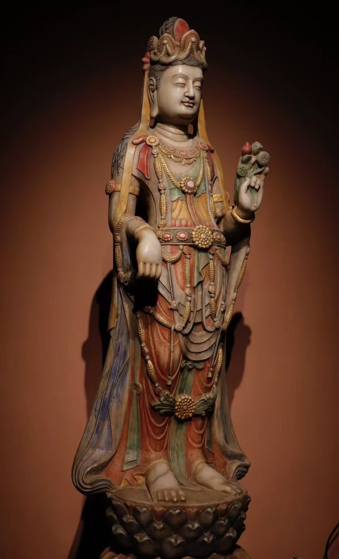 A Exquisite Marble Statue of Avalokitesvara Ornament - 2