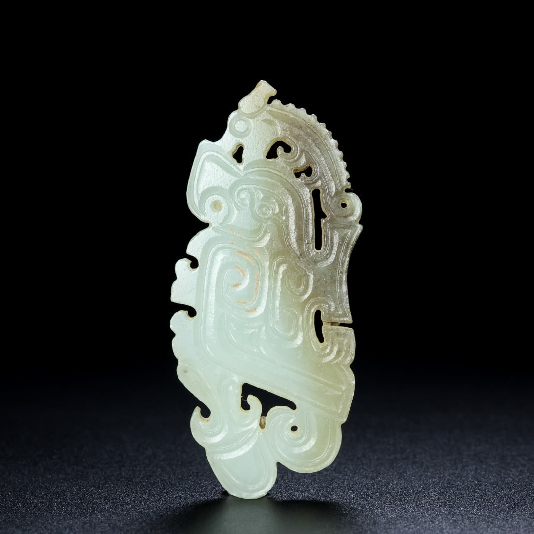An Exquisite White Jade Bird-Shaped Ornament: An Exquisite White Jade Bird-Shaped Ornament S.Zhou , China Size:7.3cmx3.5cmx0.5cm Weight:25.6g (The Dimensions Of All Batches Are Manually Measured.If You Need More Detailed Information, Please Conta