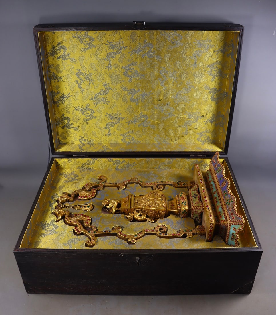 An Exquisite Gilt Bronze Inlaid Gems Dragon and Phoenix Pattern Vase (1 of 9)