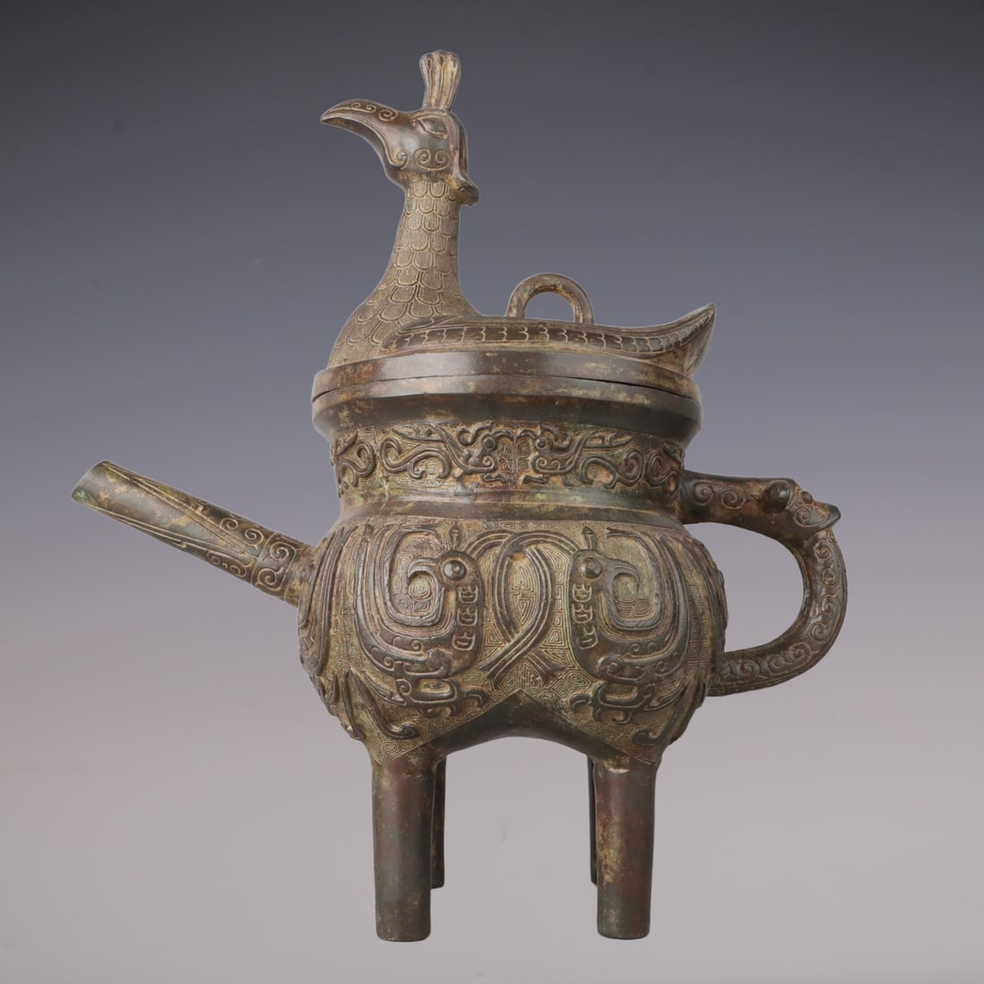 An Exquisite Bronze Bird Pattern With Inscription Tripod Ewer: An Exquisite Bronze Bird Pattern With Inscription Tripod Ewer W.Zhou , China Size:35cmx17cmx38cm Weight:3700g (The Dimensions Of All Batches Are Manually Measured.If You Need More Detailed Information