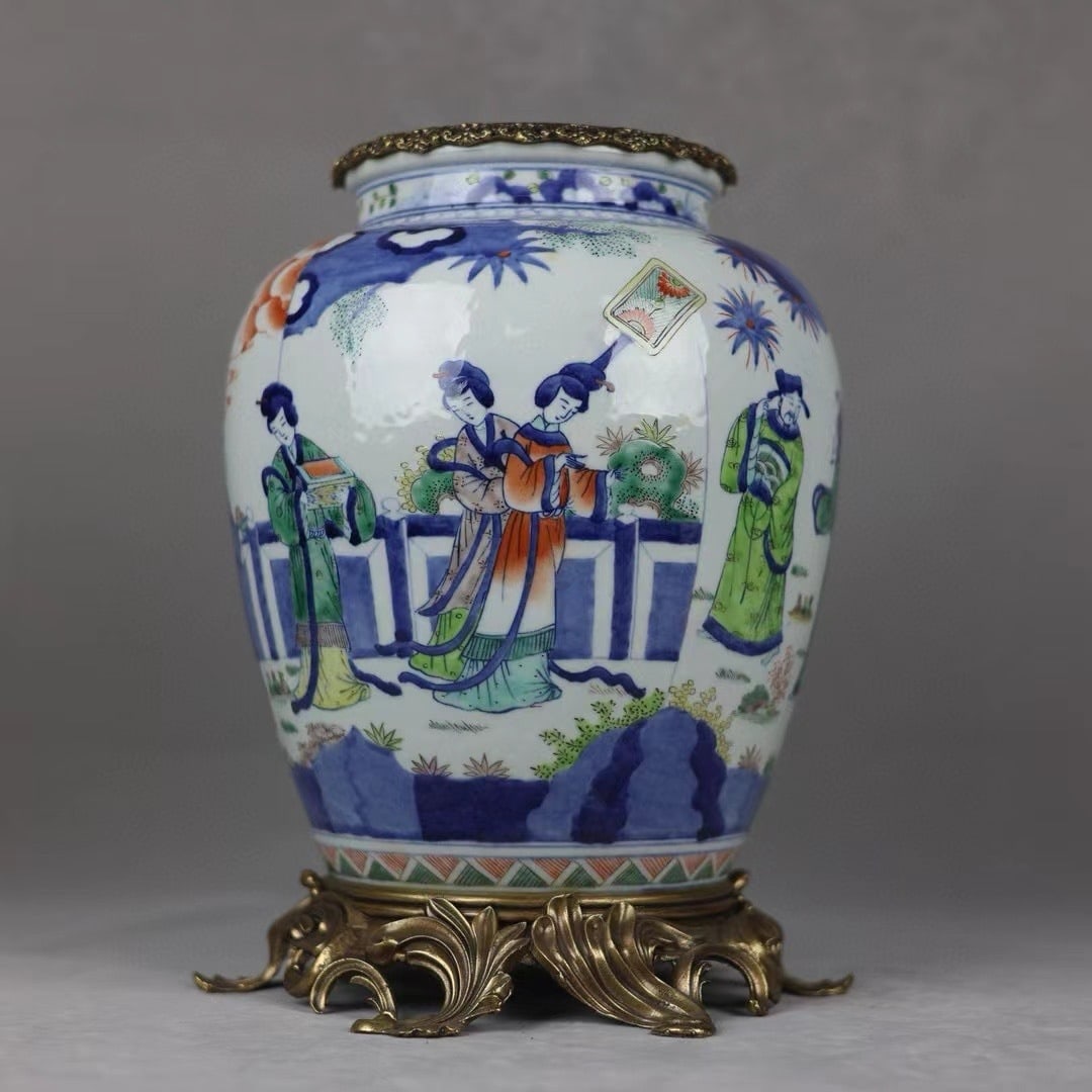 An Exquisite Wucai Blue and White Inlaid Bronze Character and Story Pattern Jar: An Exquisite Wucai Blue and White Inlaid Bronze Character and Story Pattern Jar Qing Dynasty, China Size:33cmx22cm (The Dimensions Of All Batches Are Manually Measured.If You Need More Detailed Inform