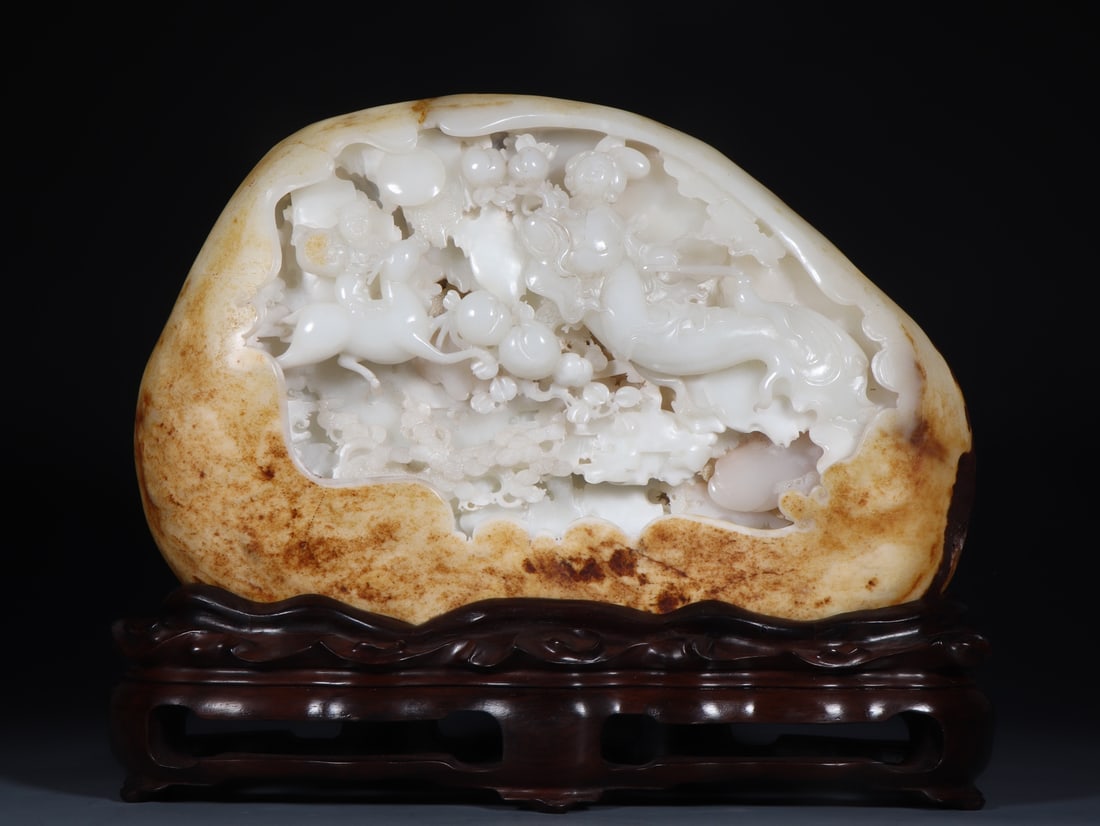 An Exquisite White Jade Character and Story Pattern Ornament: An Exquisite White Jade Character and Story Pattern Ornament Qing Dynasty, China Size:38cmx10cmx33cm Weight:17.9kg (The Dimensions Of All Batches Are Manually Measured.If You Need More Detailed Inform