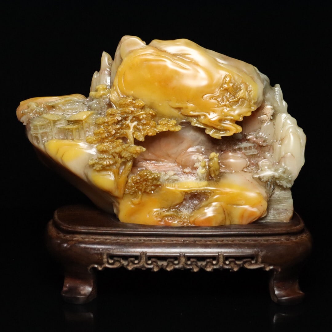 An Exquisite Tianhuang Stone Landscape and Figure Pattern Seal (1 of 9)