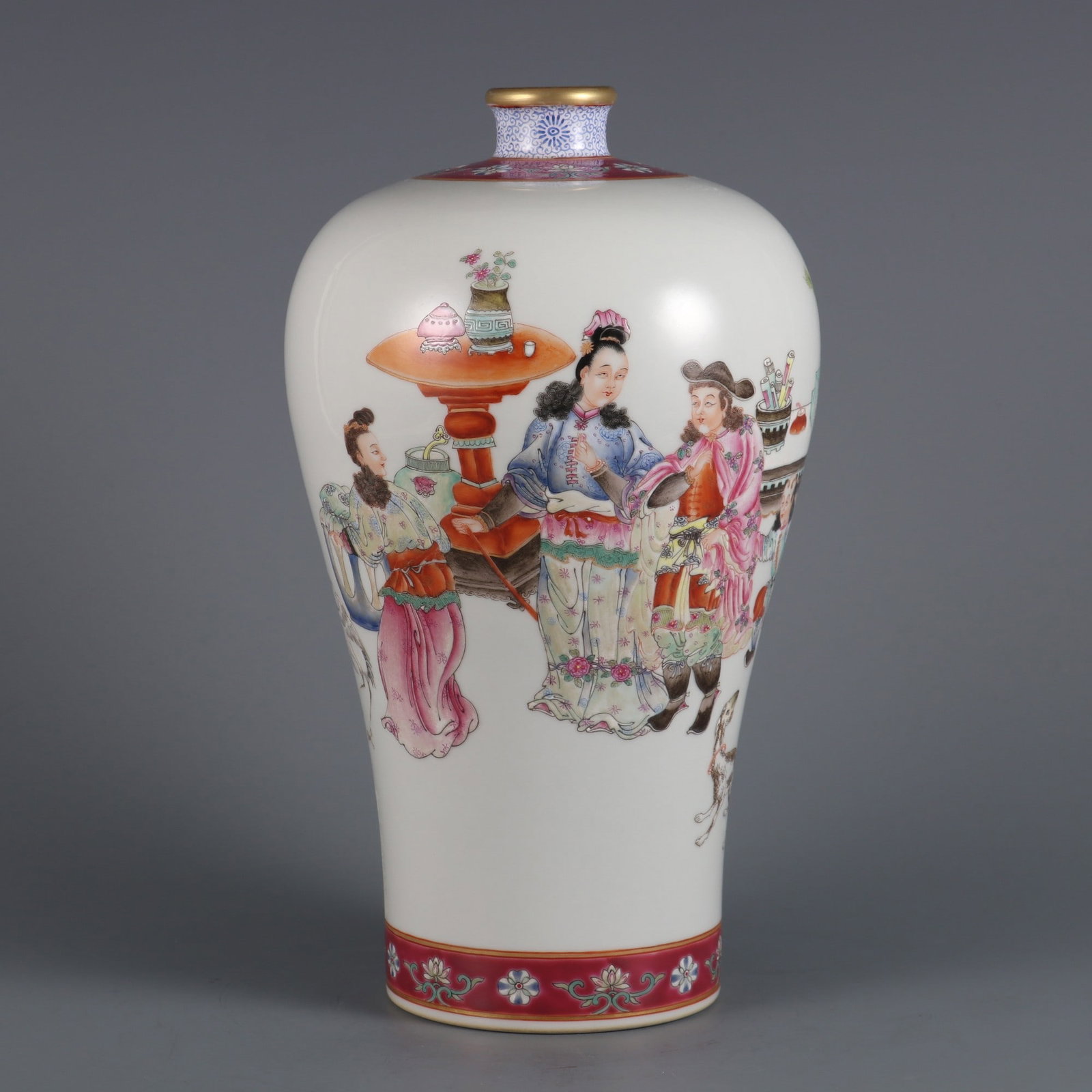 An Exquisite Famille-Rose Character and Story Pattern Vase: An Exquisite Famille-Rose Character and Story Pattern Vase Qing Dynasty, China Yongzheng Six-character Mark Size:26.3cmx14cm (The Dimensions Of All Batches Are Manually Measured.If You Need More Detai