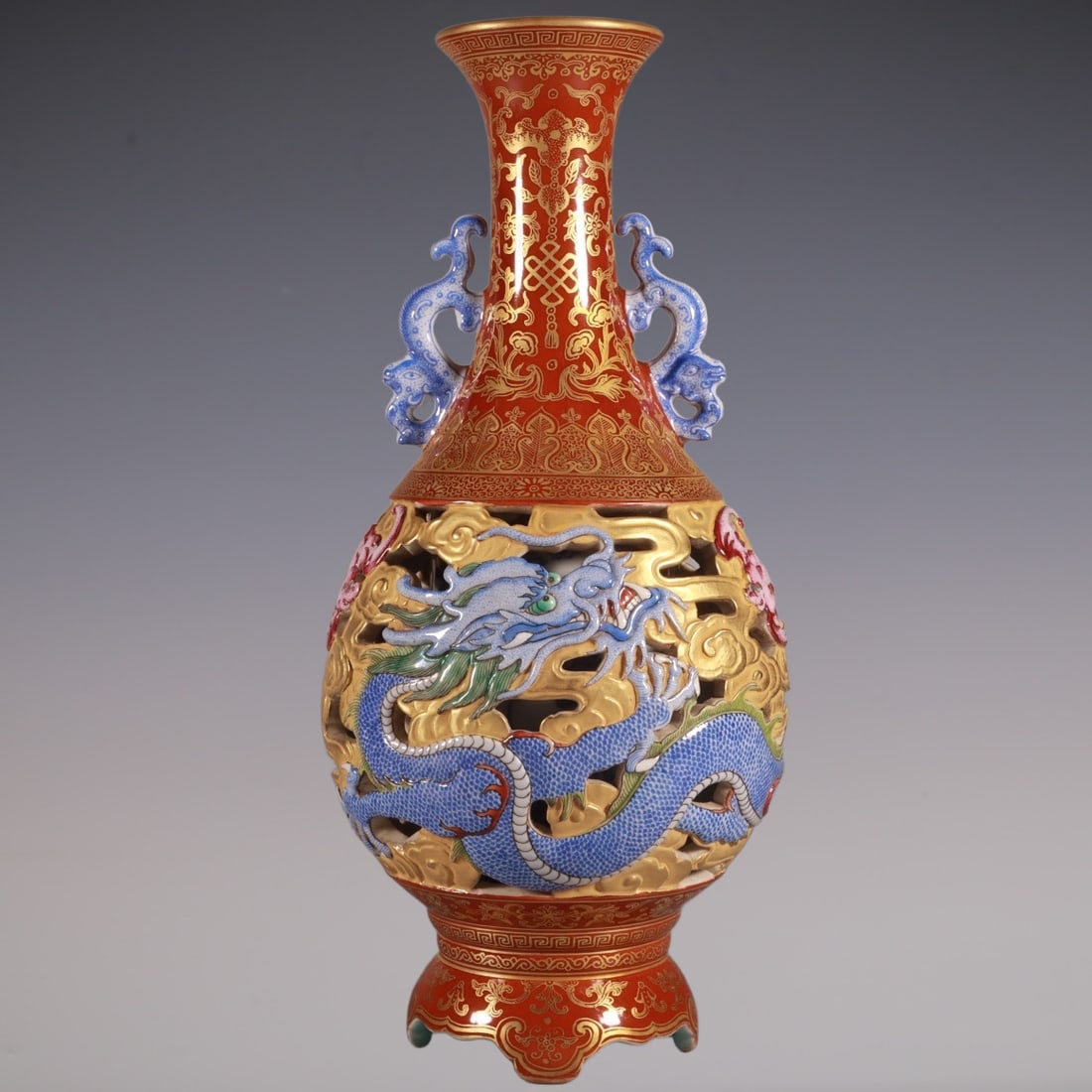An Exquisite Enamel Dragon Pattern Double-Ears Vase (1 of 8)