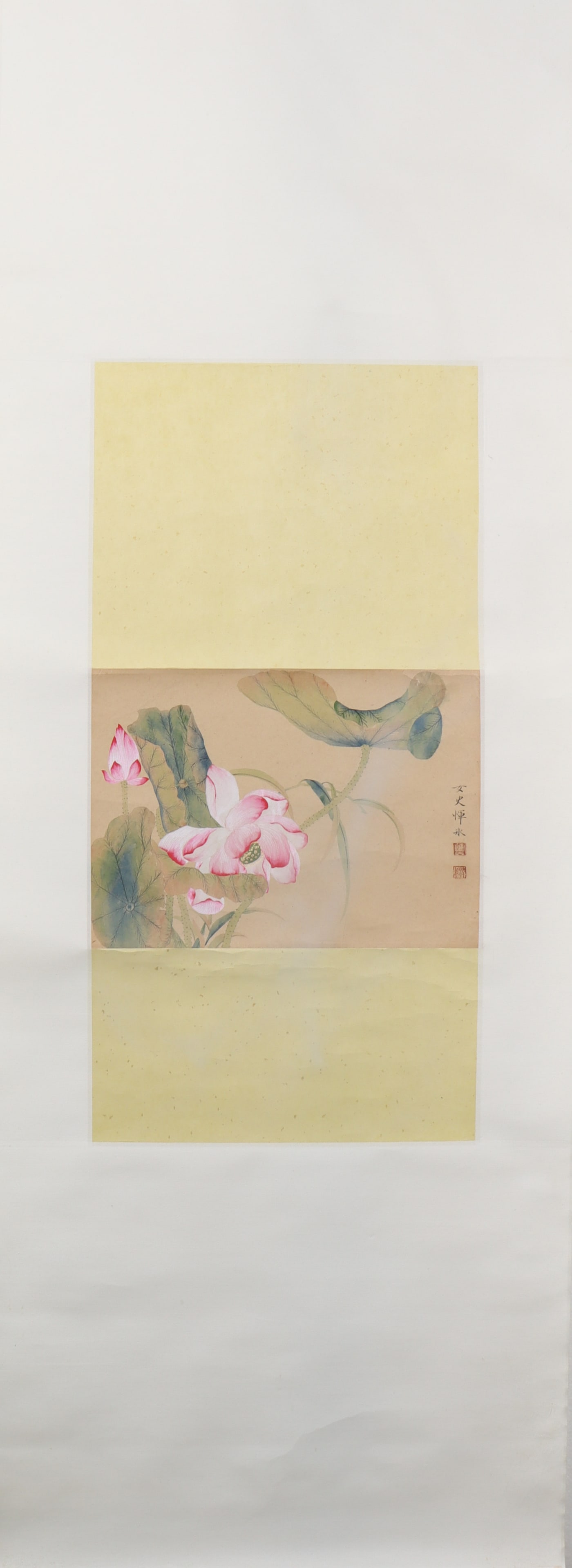 A Chinese Vertical Scroll Ink Painting of Flower on Paper: A Chinese Vertical Scroll Ink Painting of Flower on Paper Yun bing Size:26cmx37cm (The Dimensions Of All Batches Are Manually Measured.If You Need More Detailed Information, Please Contact Our Custome