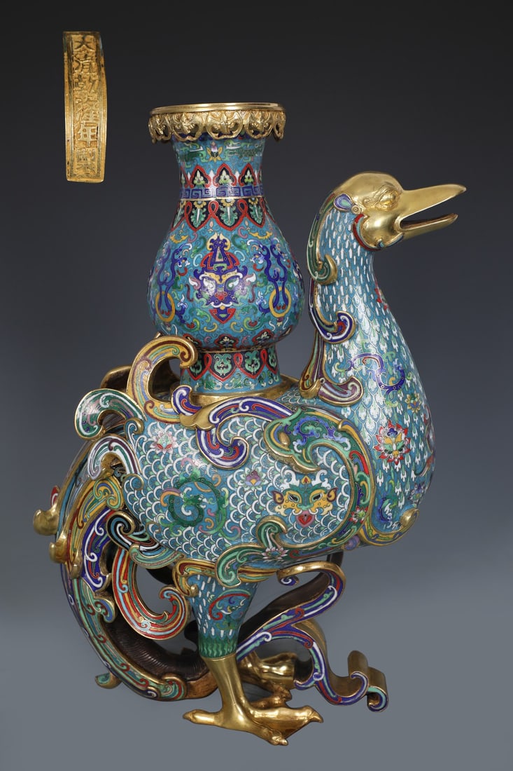 An Exquisite Cloisonne Beast-Face Pattern Bird-Shaped Censer (1 of 9)
