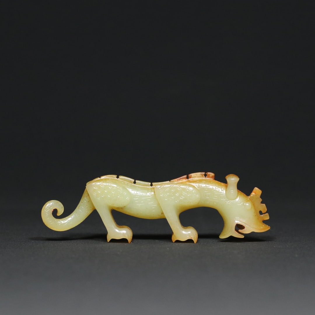 An Exquisite White Jade Dragon Ornament: An Exquisite White Jade Dragon Ornament W.Zhou , China Size:11cmx1.5cmx3.4cm Weight:51g (The Dimensions Of All Batches Are Manually Measured.If You Need More Detailed Information, Please Contact Our C