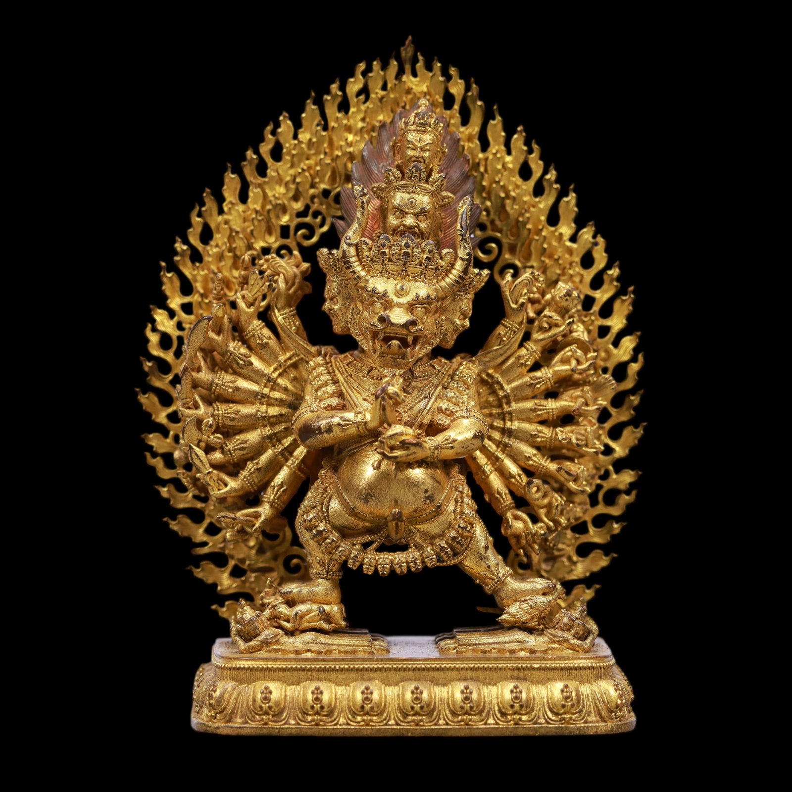 A Exquisite Gilt Bronze Statue of Vajra: A Exquisite Gilt Bronze Statue of Vajra Ming Dynasty, China Size:8cmx5cmx12cm Weight:500g (The Dimensions Of All Batches Are Manually Measured.If You Need More Detailed Information, Please Contact Our