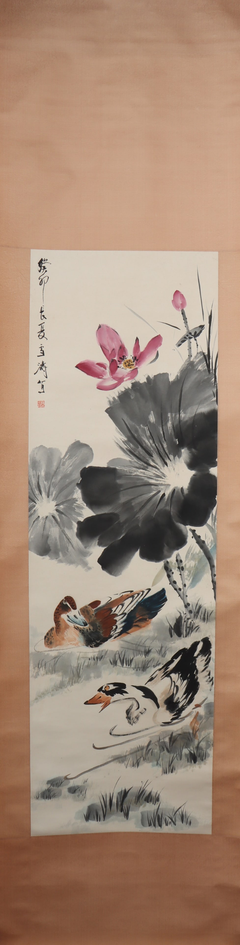 A Chinese Vertical Scroll Ink Painting of Flower and Bird on Paper: A Chinese Vertical Scroll Ink Painting of Flower and Bird on Paper Wang xuetao Size:133cmx43cm (The Dimensions Of All Batches Are Manually Measured.If You Need More Detailed Information, Please Contac
