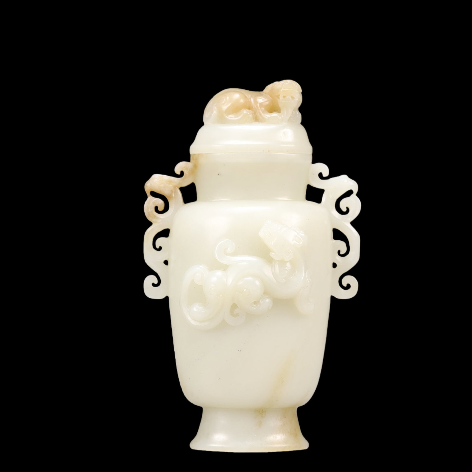 An Exquisite White Jade Chi-Dragon Pattern Double-Ears Vase: An Exquisite White Jade Chi-Dragon Pattern Double-Ears Vase Qing Dynasty, China Size:8cmx4.5cmx13.5cm Weight:189g (The Dimensions Of All Batches Are Manually Measured.If You Need More Detailed Informa