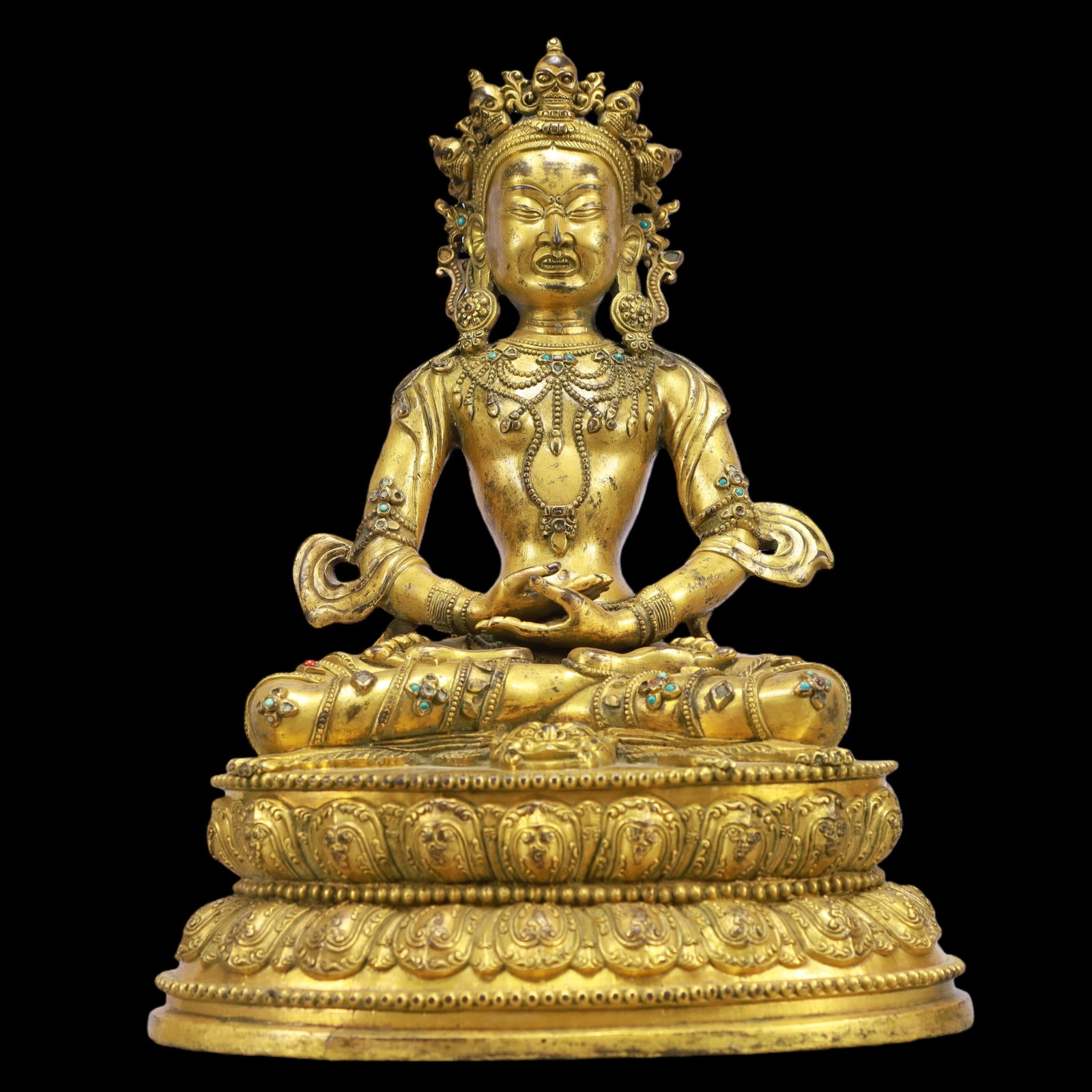 A Exquisite Gilt Bronze Inlaid Gems Statue of Avalokitesvara: A Exquisite Gilt Bronze Inlaid Gems Statue of Avalokitesvara Ming Dynasty, China Size:24cmx18cmx34cm Weight:6400g (The Dimensions Of All Batches Are Manually Measured.If You Need More Detailed Informa