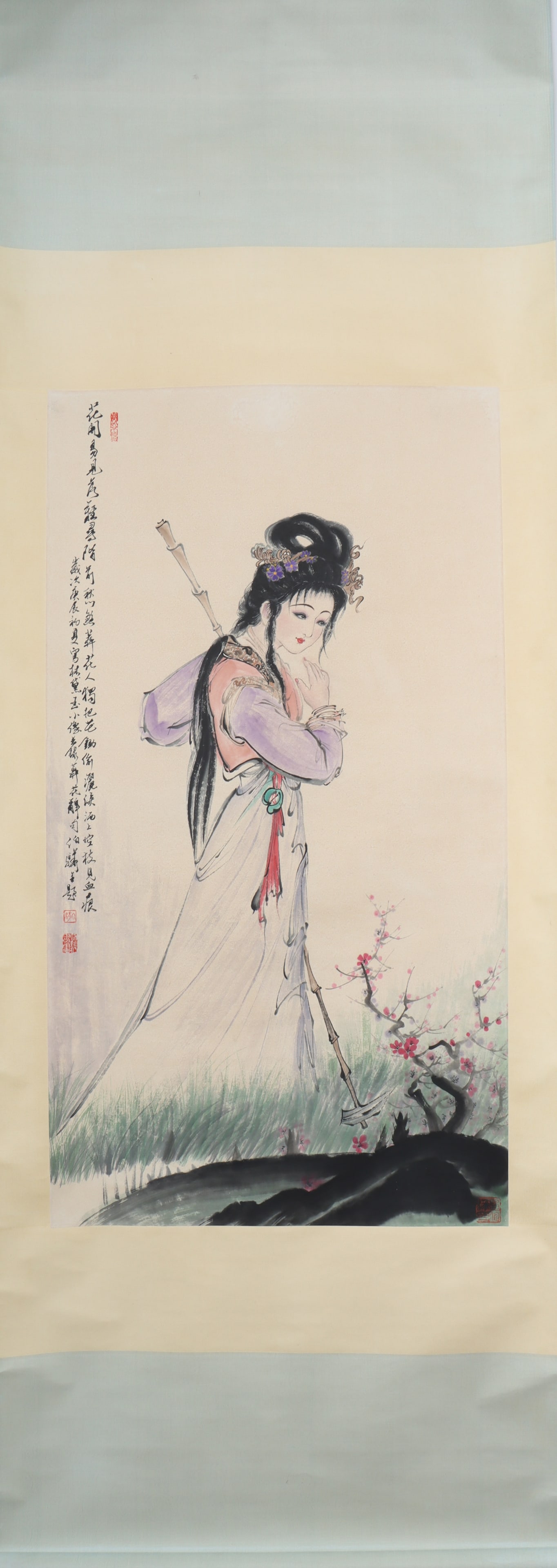 A Chinese Vertical Scroll Ink Painting of Figure on Paper (1 of 5)