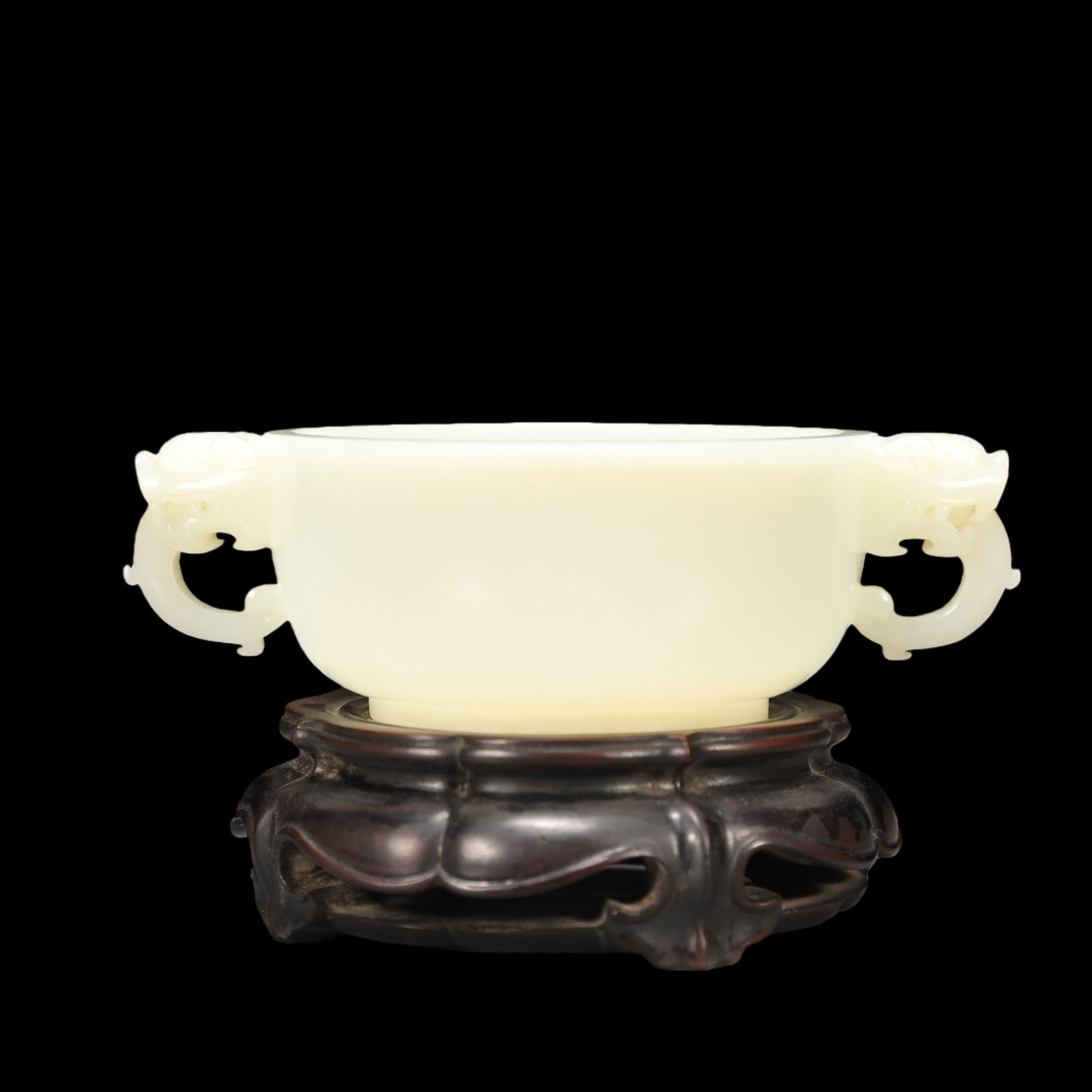A Exquisite White Jade Double-Ears Censer: A Exquisite White Jade Double-Ears Censer Qing Dynasty, China Size:5cmx15cmx10.5cm Weight:290g (The Dimensions Of All Batches Are Manually Measured.If You Need More Detailed Information, Please Contac