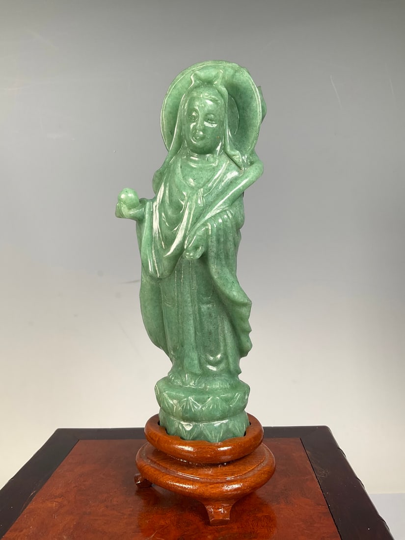 An Exquisite Dongling Jade Statue of Avalokitesvara: An Exquisite Dongling Jade Statue of Avalokitesvara Qing Dynasty, China Size:20cm Size:17cm Weight:406g (The Dimensions Of All Batches Are Manually Measured.If You Need More Detailed Information, Plea
