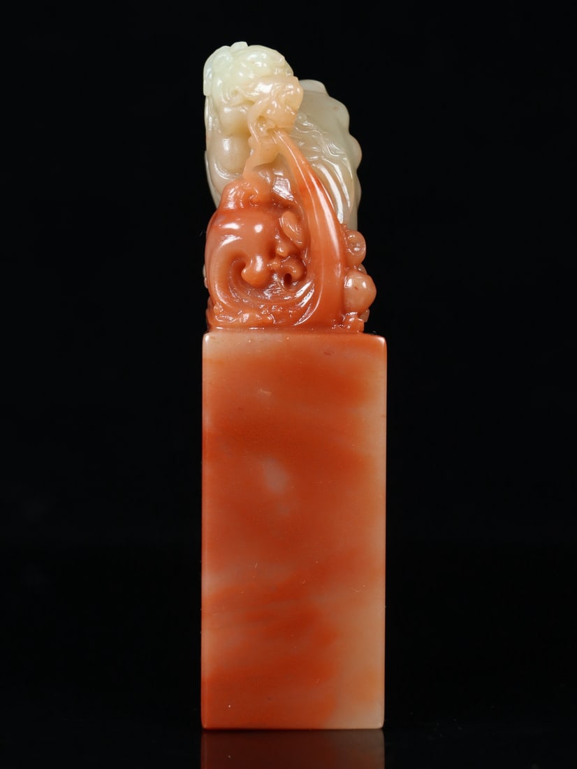 An Exquisite Shoushan Stone Auspicious Beast Seal (1 of 9)