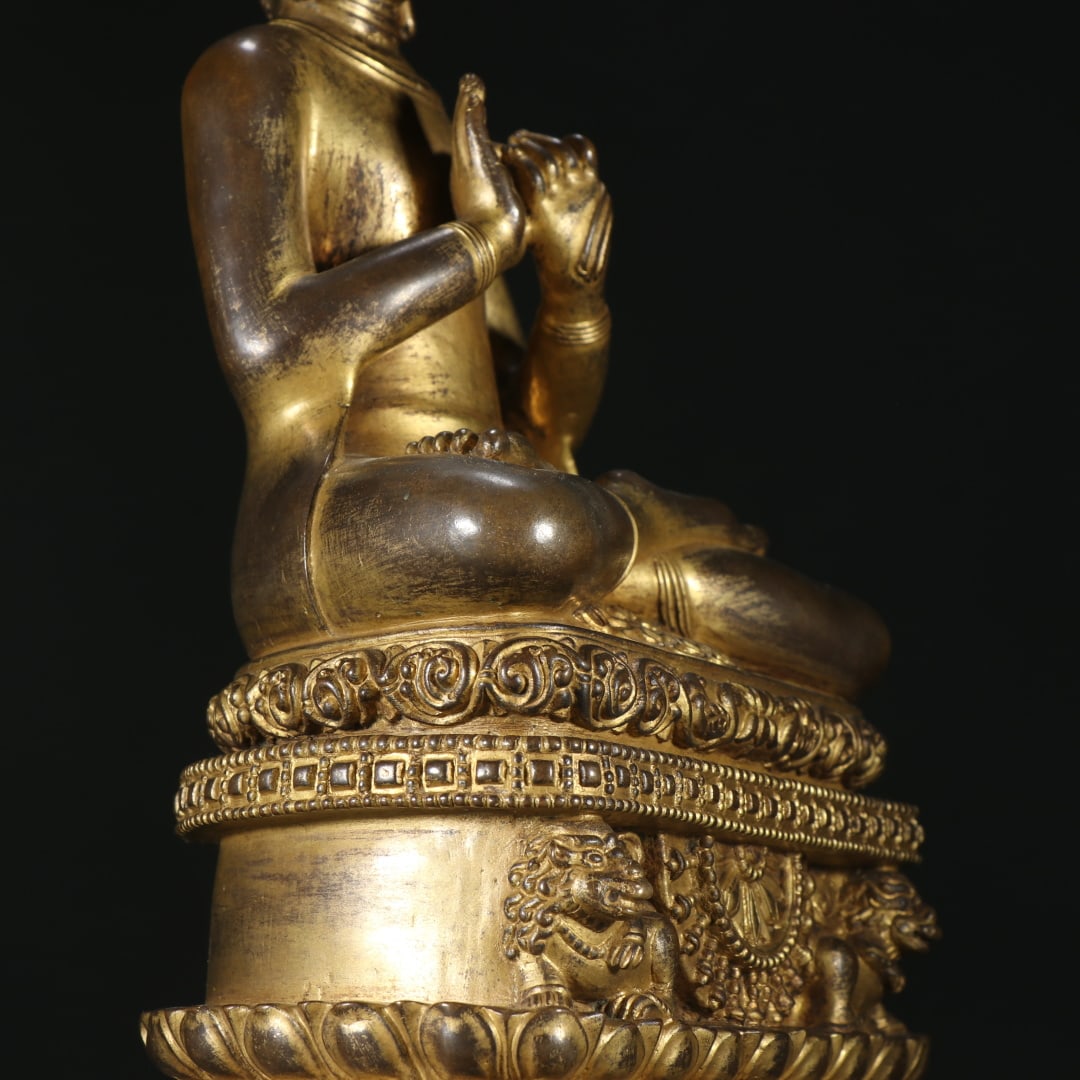 An Exquisite Bronze Gilt Statue of Sakyamuni - 9