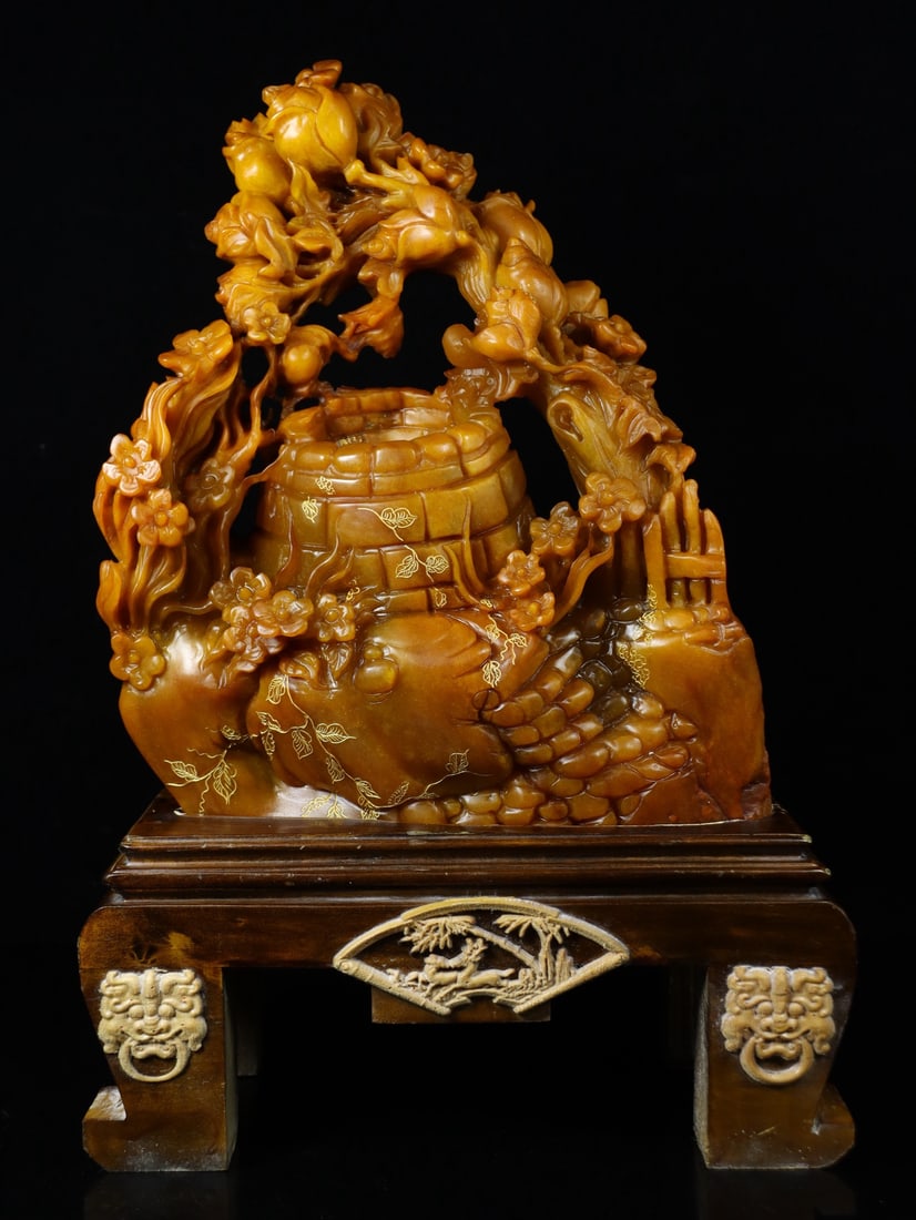 An Exquisite Tianhuang Stone Flower Pattern Ornament: An Exquisite Tianhuang Stone Flower Pattern Ornament Qing Dynasty, China Size:42cmx27cmx13cm Weight:5.31kg (The Dimensions Of All Batches Are Manually Measured.If You Need More Detailed Information, P
