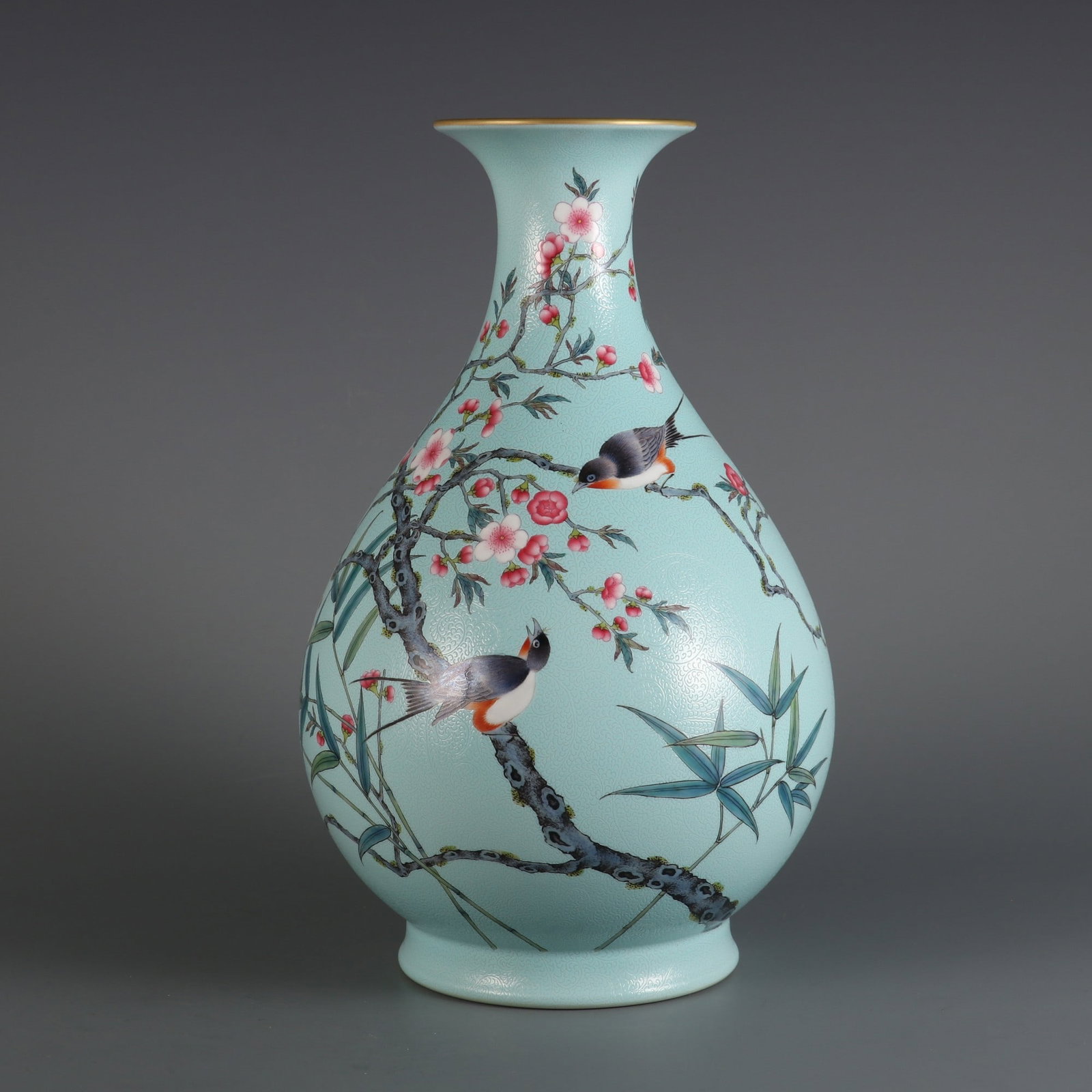An Exquisite Famille-Rose Green Ground Flower and Bird Pattern with poem Vase: An Exquisite Famille-Rose Green Ground Flower and Bird Pattern with poem Vase Qing Dynasty, China Yongzheng Six-character Mark Size:30.5cmx18cm (The Dimensions Of All Batches Are Manually Measured.If 