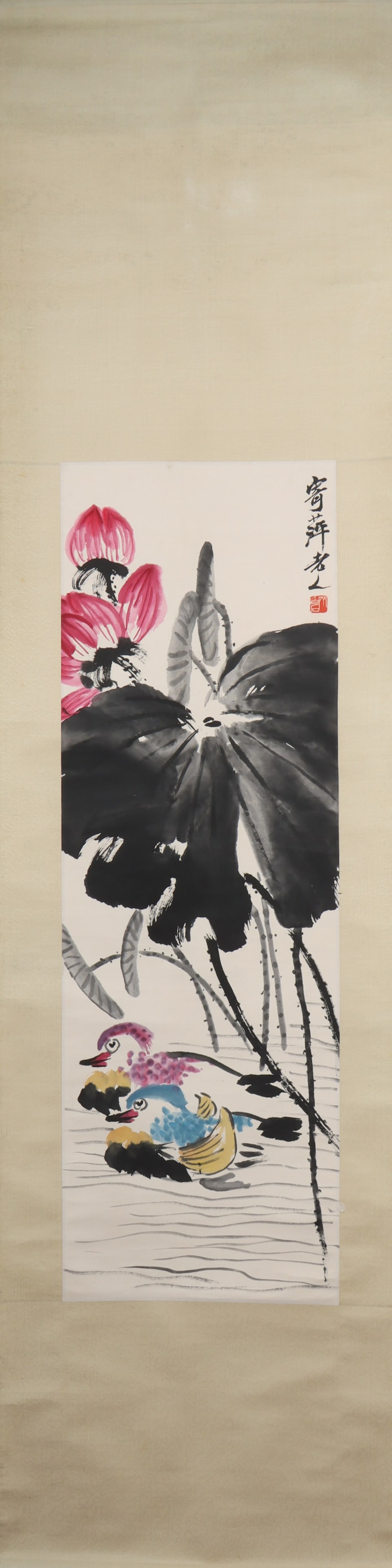 A Chinese Vertical Scroll Ink Painting of Flower and Bird on Paper: A Chinese Vertical Scroll Ink Painting of Flower and Bird on Paper Qi baishi Size:104cmx34cm (The Dimensions Of All Batches Are Manually Measured.If You Need More Detailed Information, Please Contact 