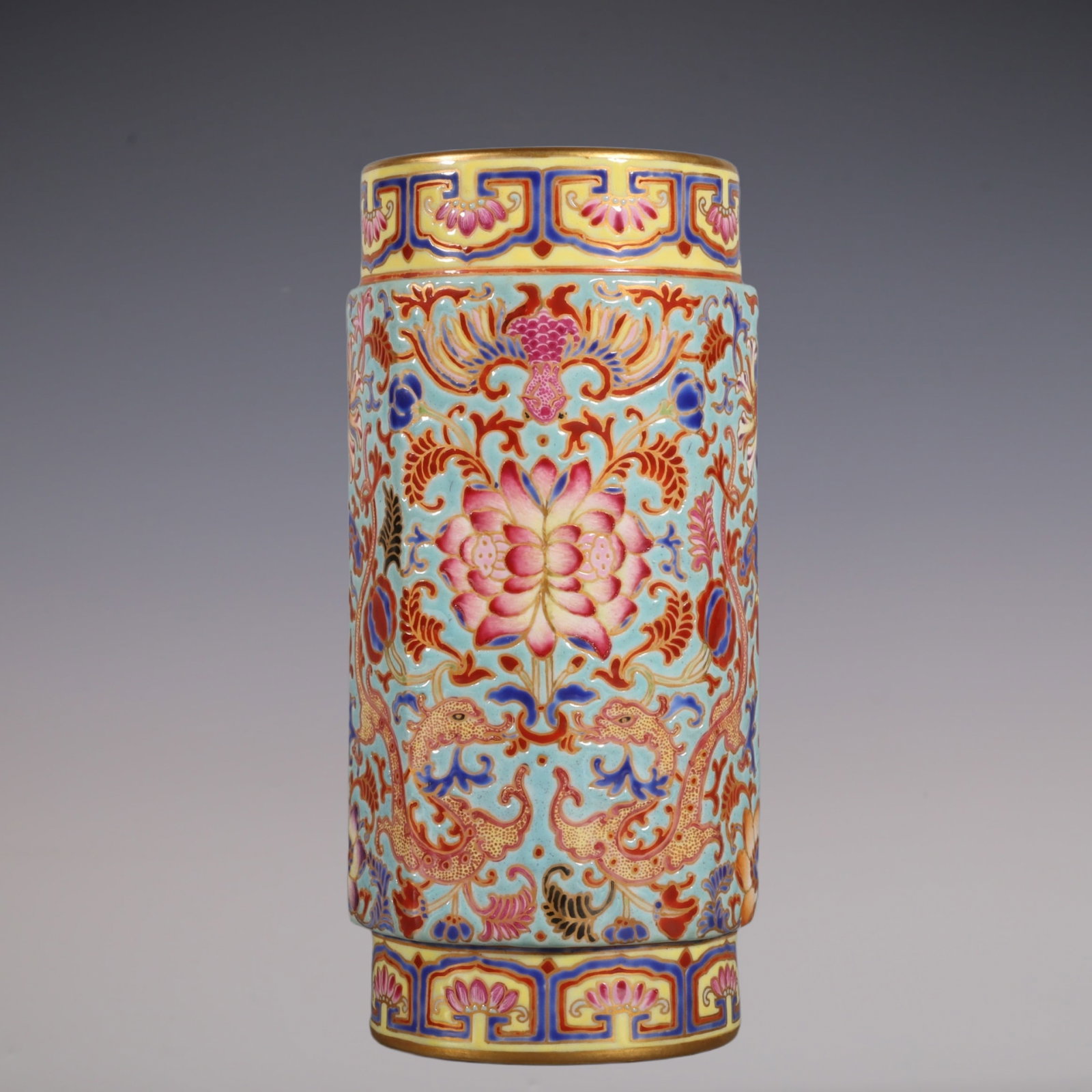 An Exquisite Enamel Green Ground Painted Gold Lotus Pattern Brush Pot: An Exquisite Enamel Green Ground Painted Gold Lotus Pattern Brush Pot Qing Dynasty, China Qianlong Four-character Mark Size:13.6cmx5.7cm (The Dimensions Of All Batches Are Manually Measured.If You Nee