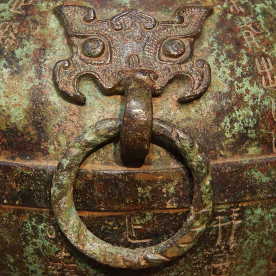 A bronze bottle - 4