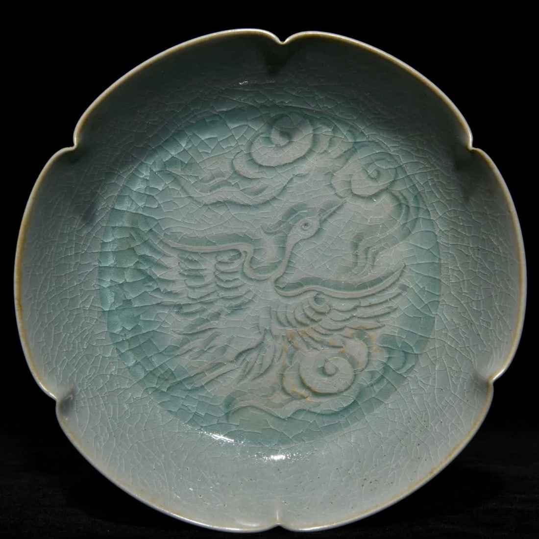 A piece of Song Ru kiln carved cloud crane pattern sunflower mouth wash: Song Ru kiln carved cloud crane pattern sunflower mouth wash SIZE: H:4.5cm D:18.7cm (The Dimensions Of All Batches Are Manually Measured.If You Need More Detailed Information, Please Contact Our Custo