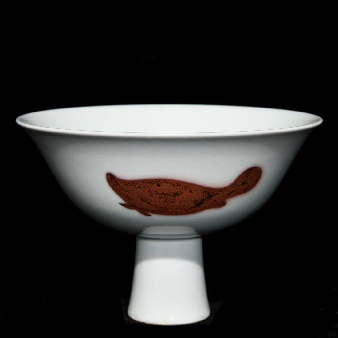 A Ming Xuande glazed red three-fish pattern tall bowl: Ming Xuande glaze red three-fish pattern high bowl SIZE: H:10.8cm D:16cm (The Dimensions Of All Batches Are Manually Measured.If You Need More Detailed Information, Please Contact Our Customer Service
