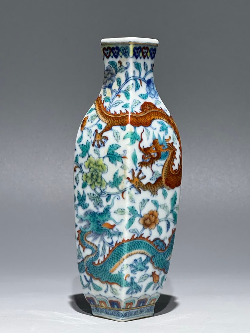A Qianlong year of the Qing Dynasty made Dou Cailong wears a twin diamond-shaped vase - 6