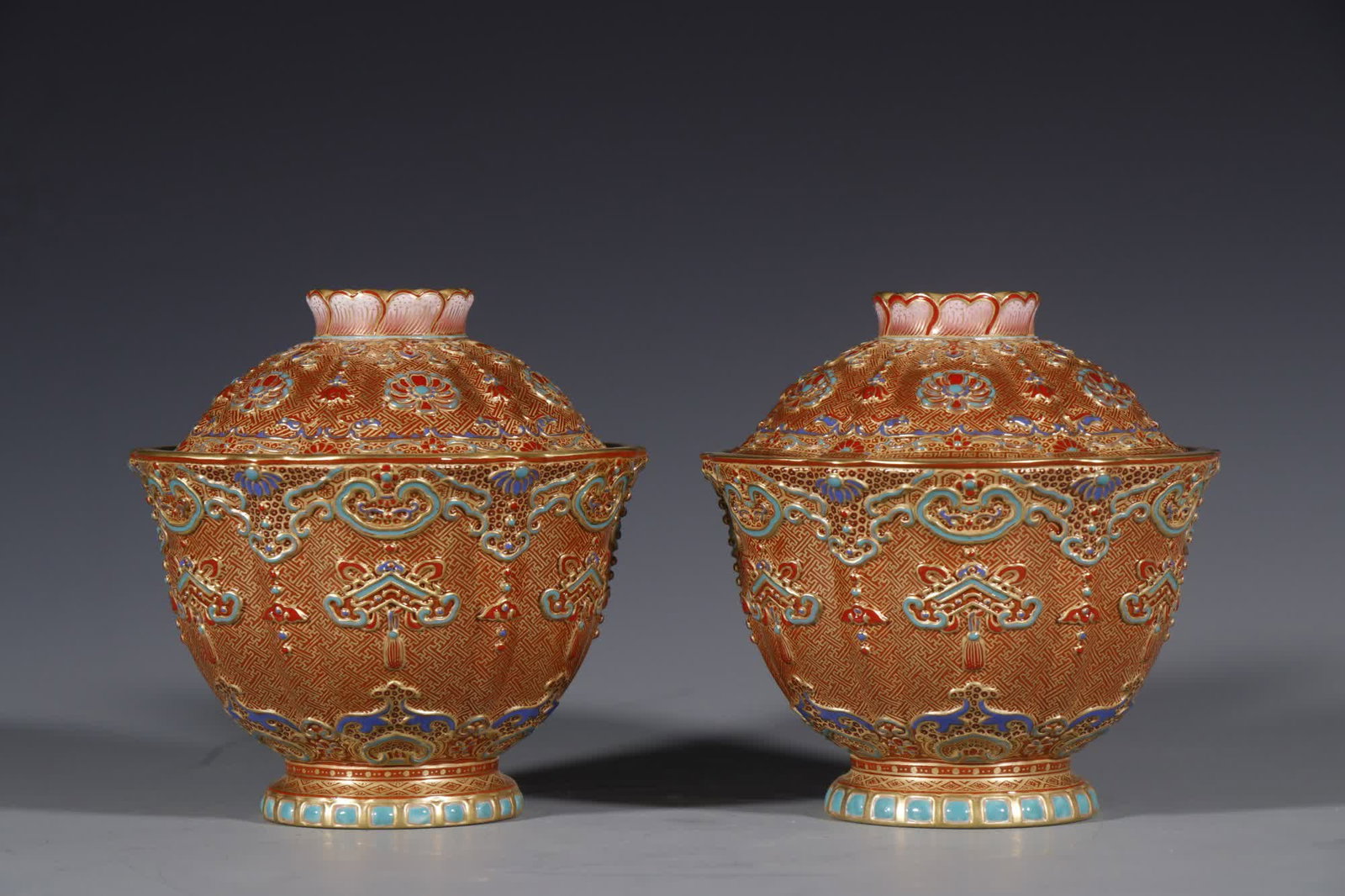 A pair of Qing Qianlong carved ruyi gold painting with ten thousand characters: Qing Qianlong carved ruyi gold painting ten thousand characters two talent bowls SIZE: H: 12cm mouthD: 11cm bottom 5.5cm (The Dimensions Of All Batches Are Manually Measured.If You Need More Detailed 
