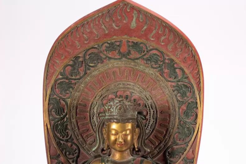 A gilded Buddha statue - 3
