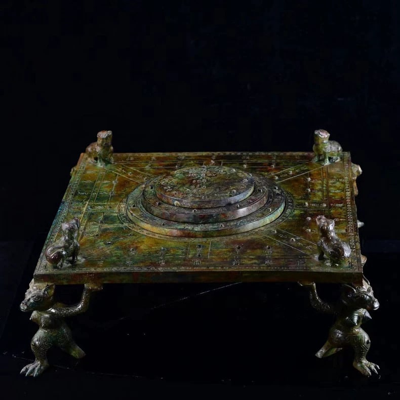 A bronze ornament: Bronze ornaments SIZE: 20x48cm (The Dimensions Of All Batches Are Manually Measured.If You Need More Detailed Information, Please Contact Our Customer Service Before Bidding.)